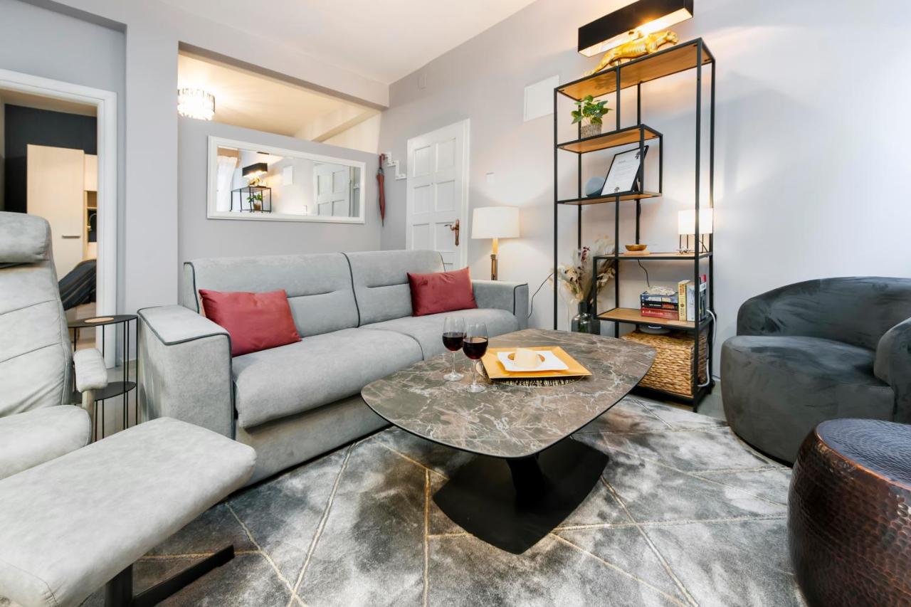 Bella Campagna - Luxury Two Bedroom Apartment Ровинь Экстерьер фото