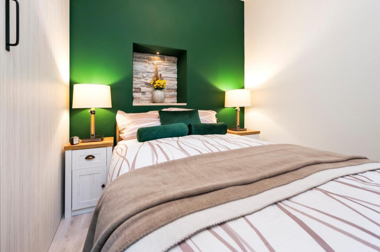Bella Campagna - Luxury Two Bedroom Apartment Ровинь Экстерьер фото