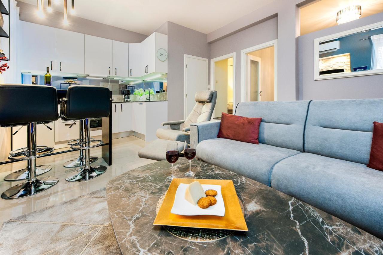 Bella Campagna - Luxury Two Bedroom Apartment Ровинь Экстерьер фото