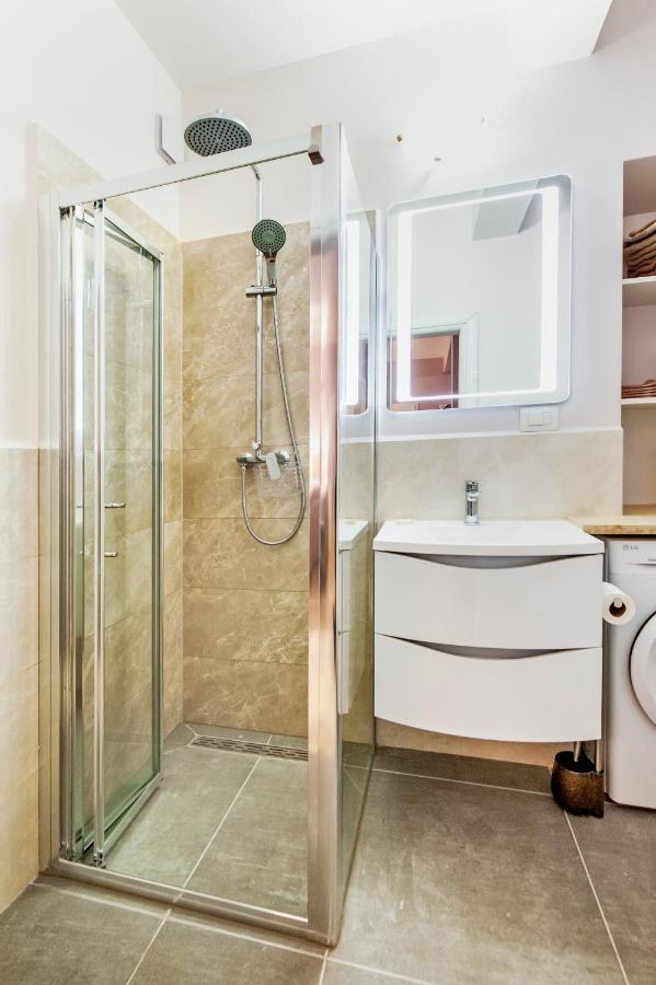 Bella Campagna - Luxury Two Bedroom Apartment Ровинь Экстерьер фото