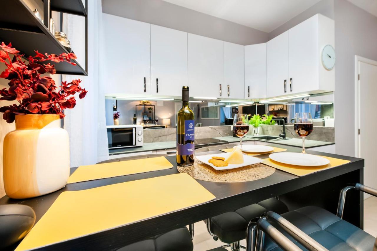 Bella Campagna - Luxury Two Bedroom Apartment Ровинь Экстерьер фото