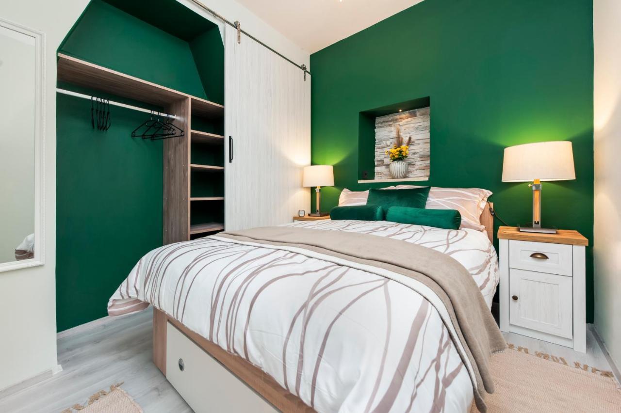 Bella Campagna - Luxury Two Bedroom Apartment Ровинь Экстерьер фото